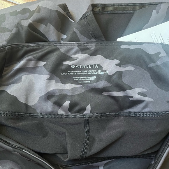 NEW ATHLETA Ace Printed Tennis Skort 13.5” Camo Large - Picture 4 of 8